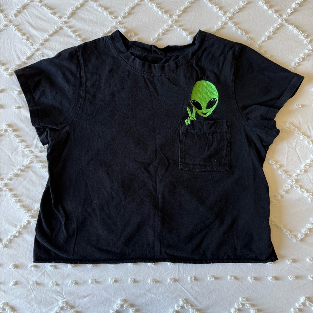 Black Women’s M Crop Top with Green Alien Design